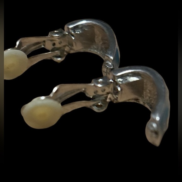 2/$30 Vintage Enamel Clip- on Earrings - Picture 5 of 11